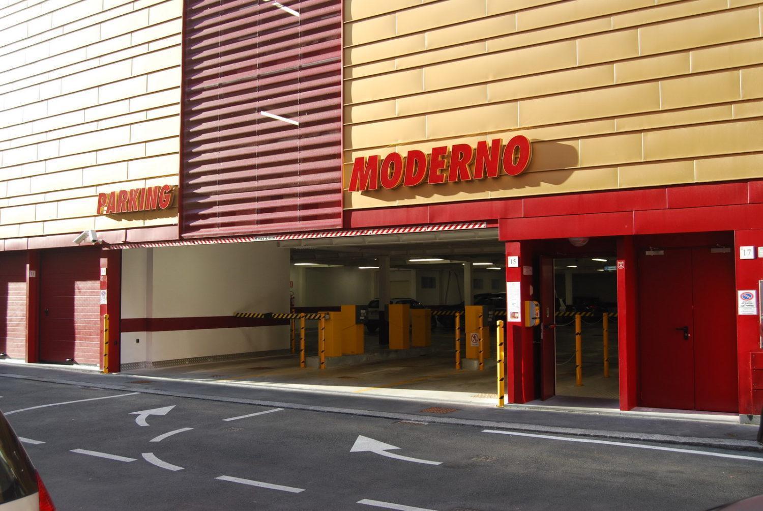 Appartamento Vicino Al Porto, Con Parcheggio Livorno Ngoại thất bức ảnh